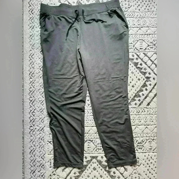 32 Degrees - Women's Ultra-Comfy
Everyday Pant - Arol Green - Size: XXL - Picture 3 of 3